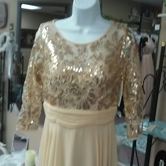 Prom - Picture 2 of 4